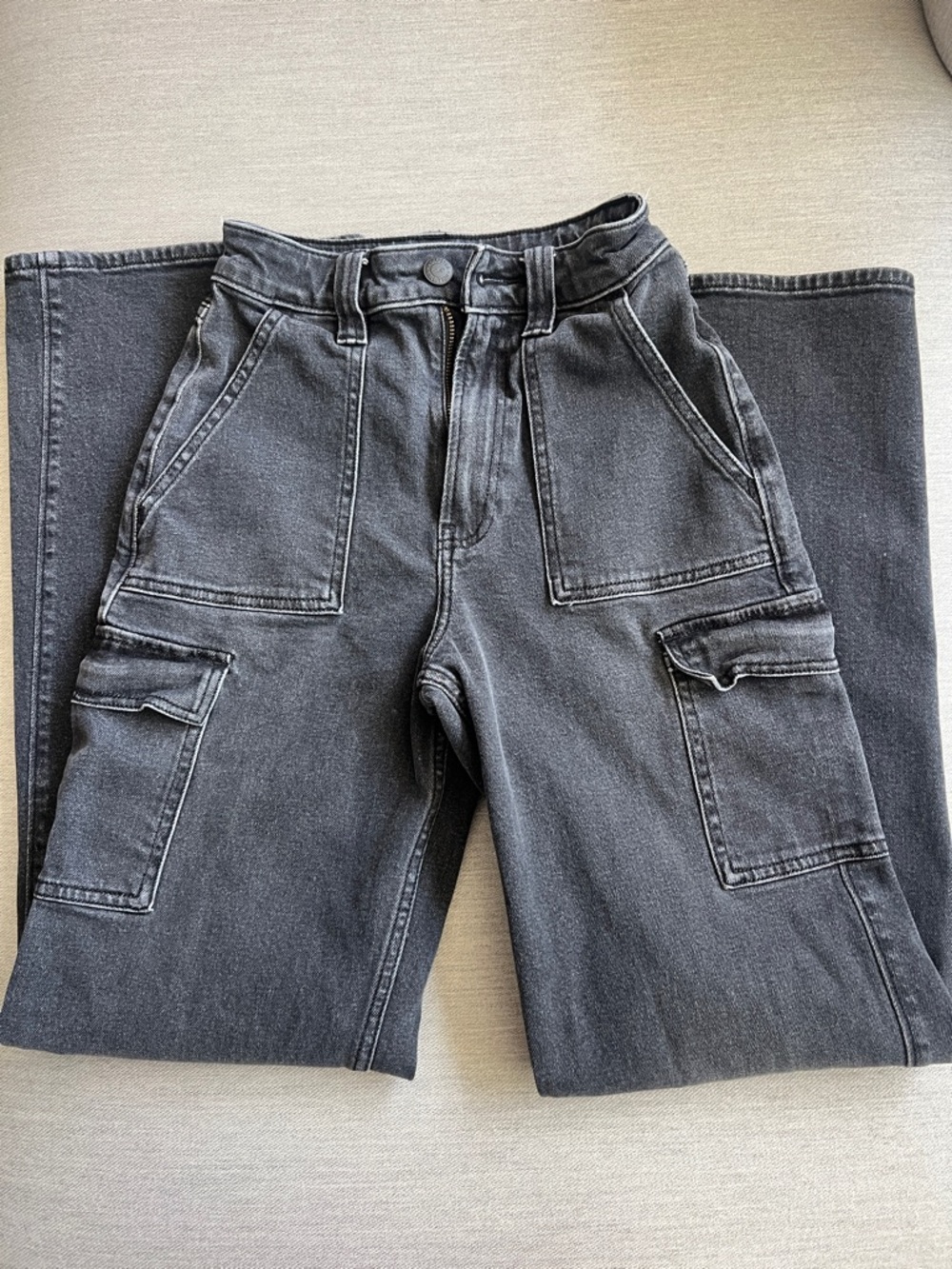 Women’s Hollister Black Ultra High-Rise Vintage Baggy Cargo Jeans